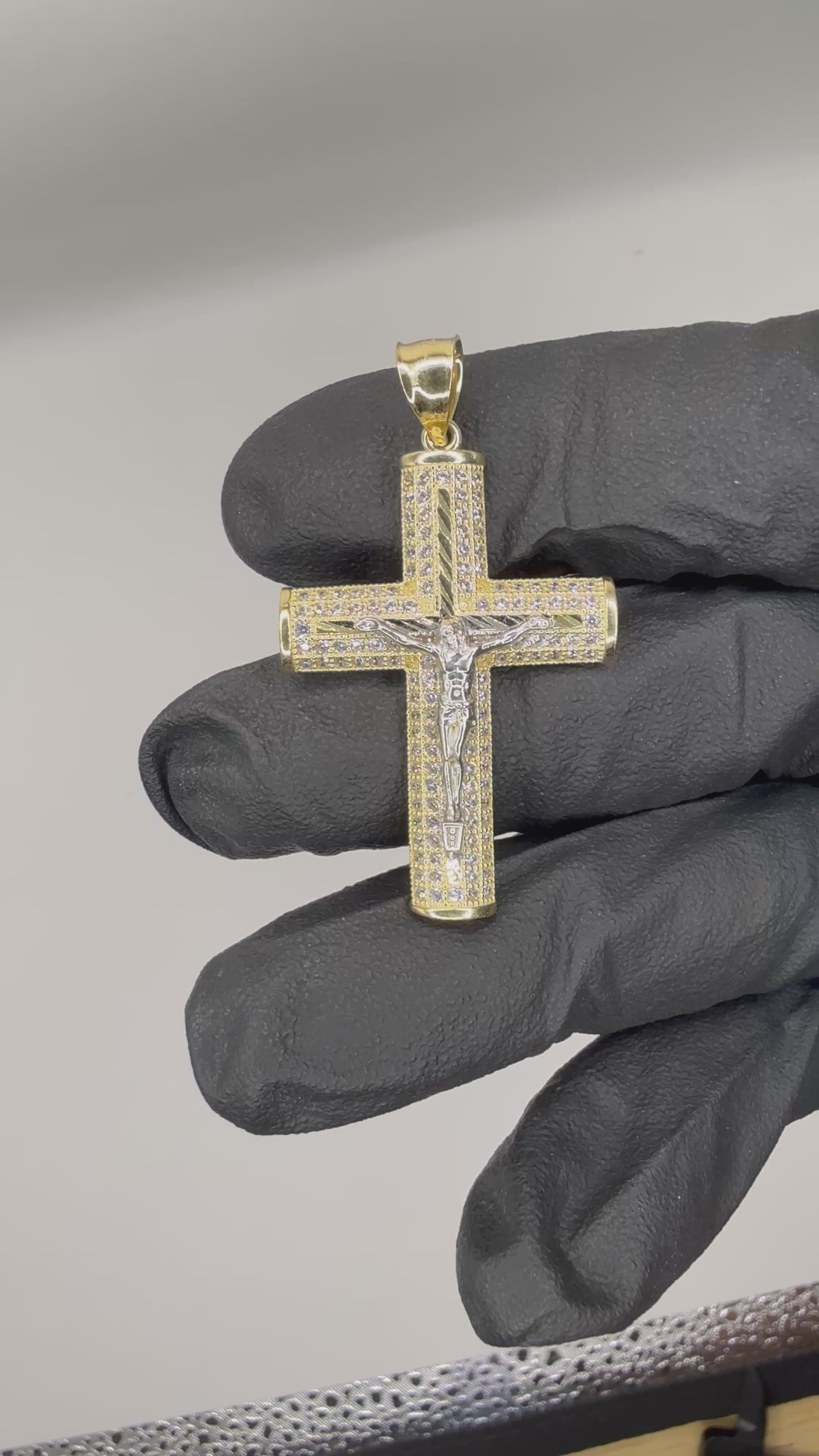 10Karat Yellow Gold Cross