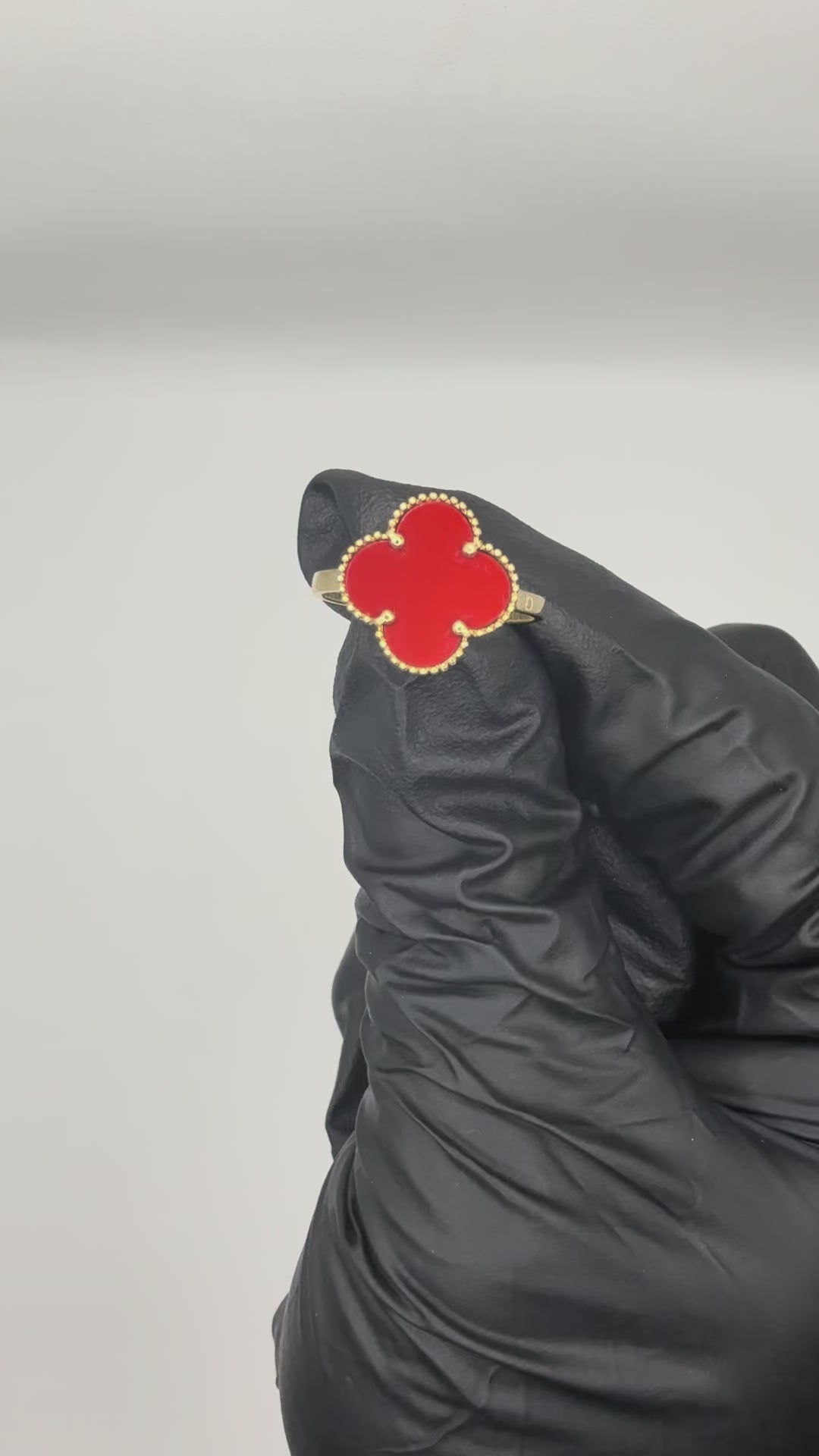 14k Yellow Gold Red clover Floral Ring size 7